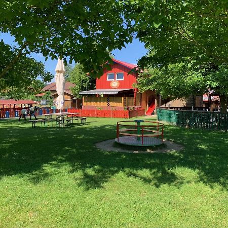 Ferienhaus Spielburg Altötting Екстериор снимка