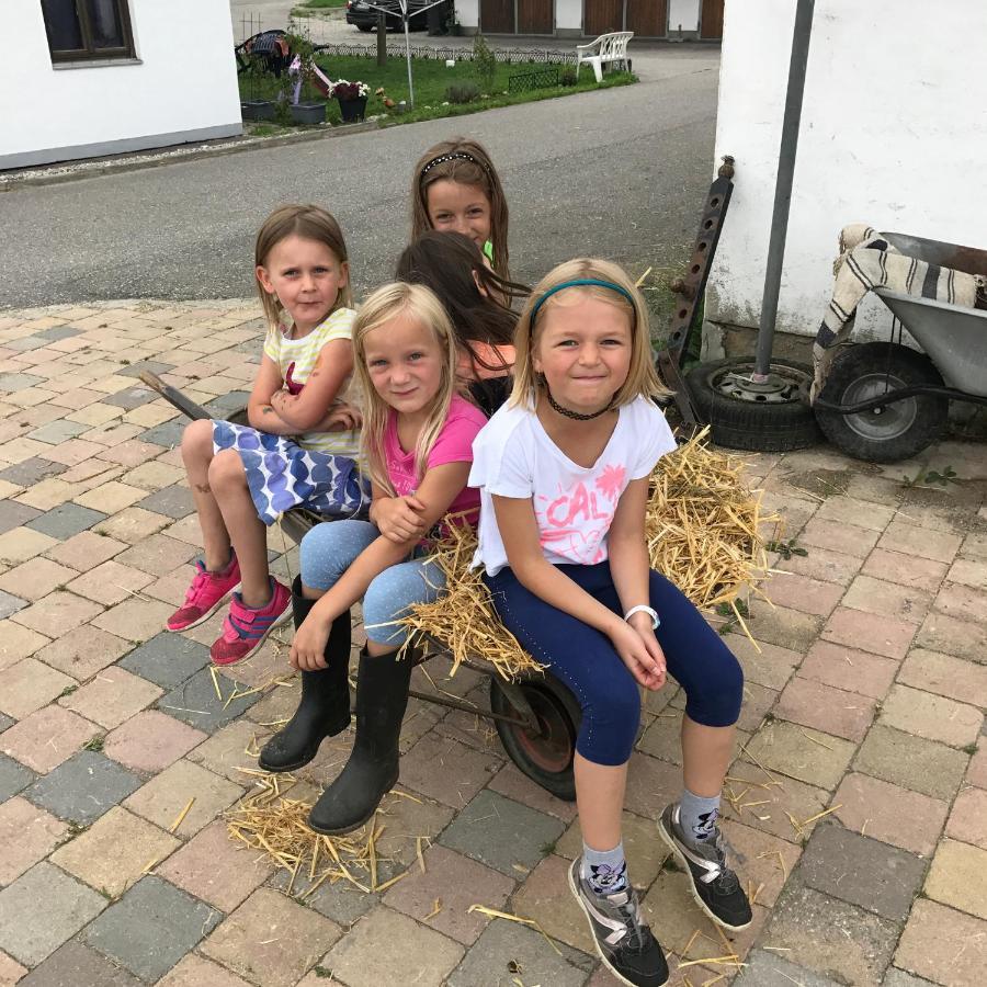 Ferienhaus Spielburg Altötting Екстериор снимка