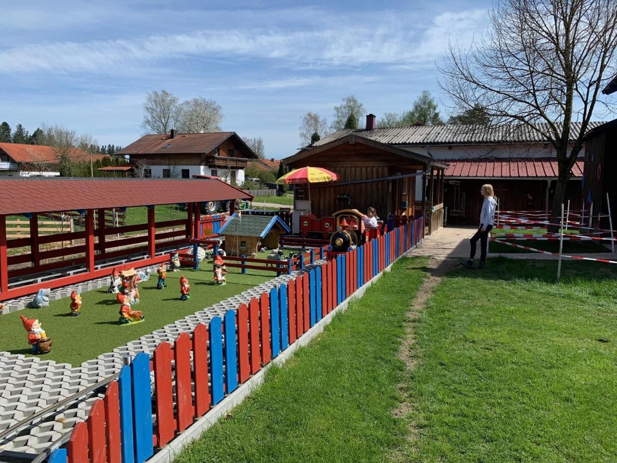 Ferienhaus Spielburg Altötting Екстериор снимка