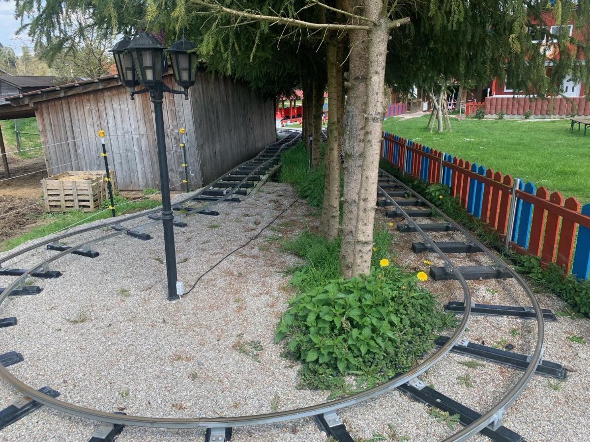 Ferienhaus Spielburg Altötting Екстериор снимка