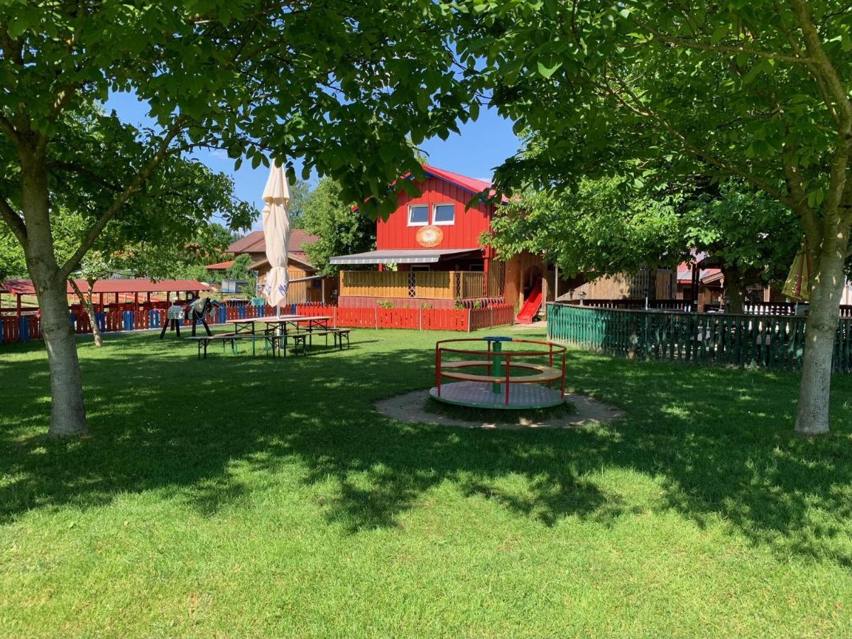 Ferienhaus Spielburg Altötting Екстериор снимка
